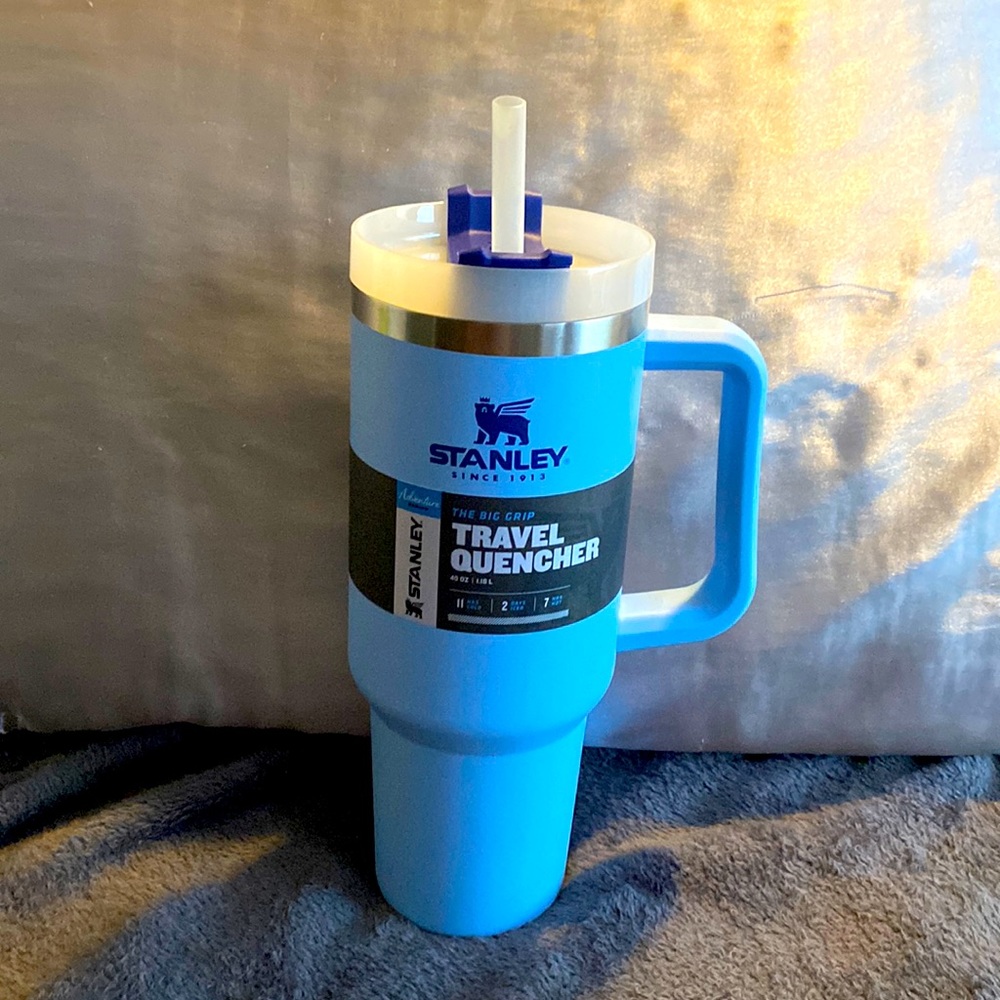 Stanley travel quencher brand new 40 oz